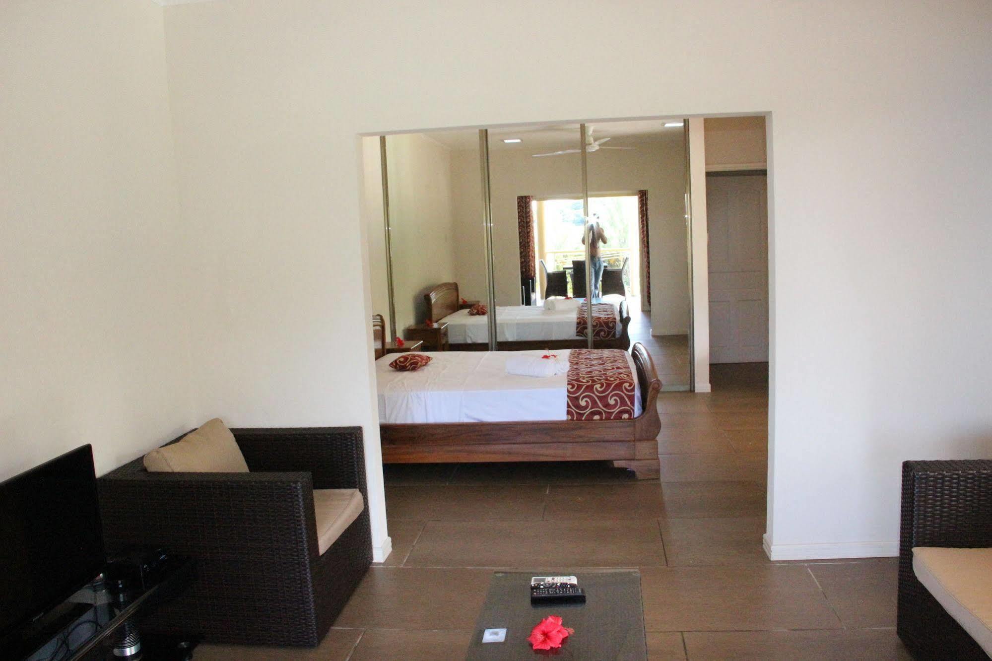 Summer Self Catering Baie Sainte Anne Bagian luar foto