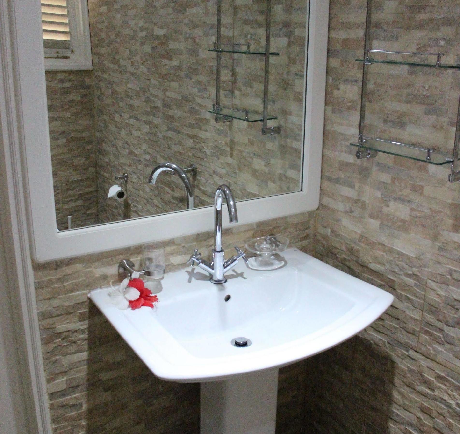 Summer Self Catering Baie Sainte Anne Bagian luar foto